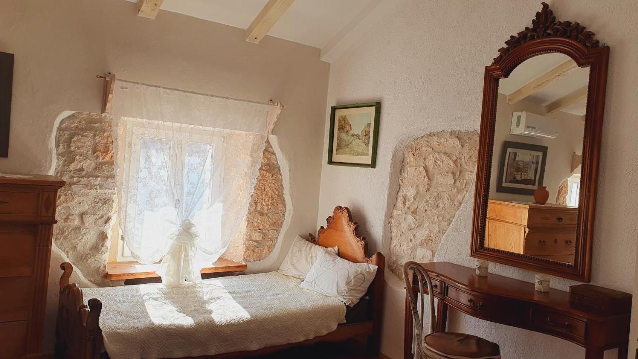 Villa Kazun With Private Pool And Two Gardens Marčana Buitenkant foto