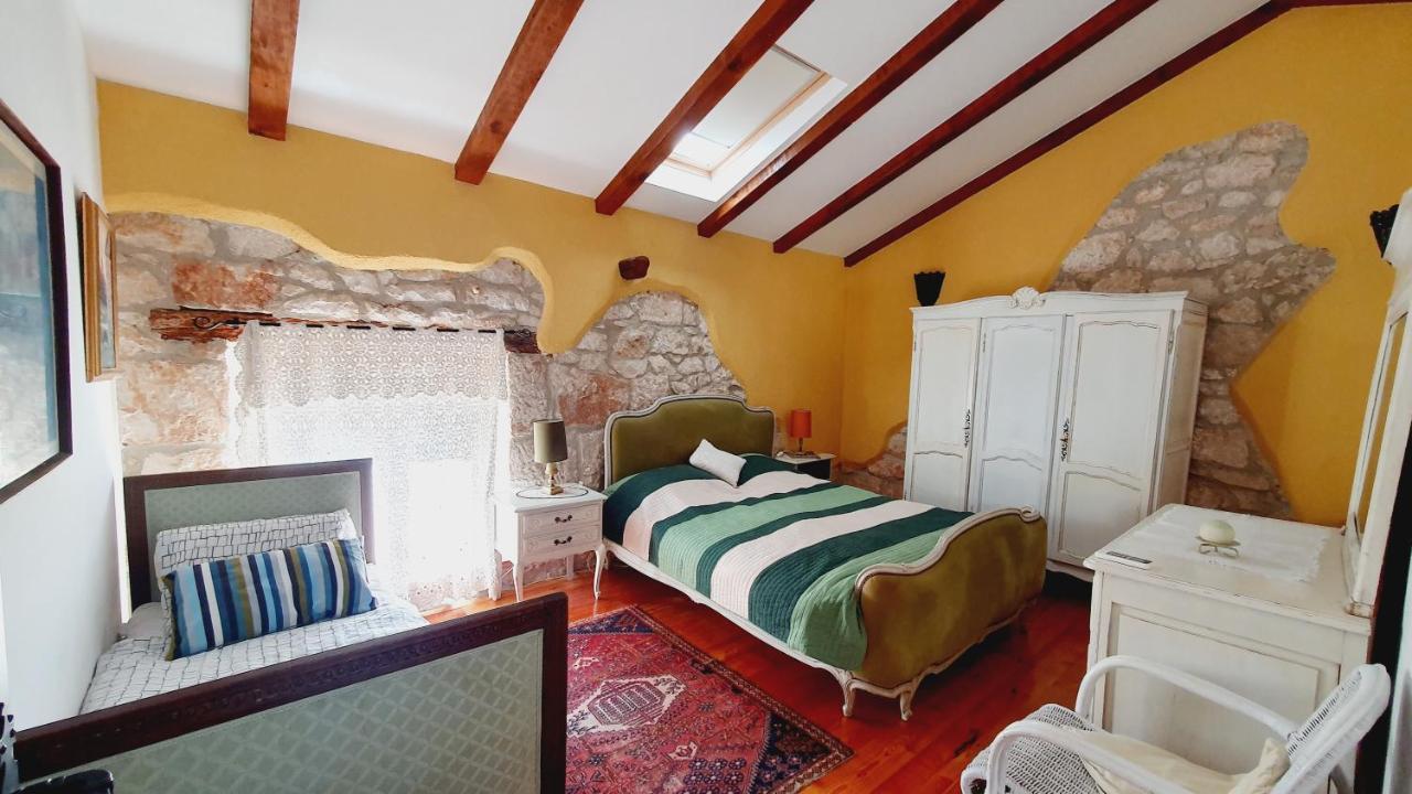 Villa Kazun With Private Pool And Two Gardens Marčana Buitenkant foto